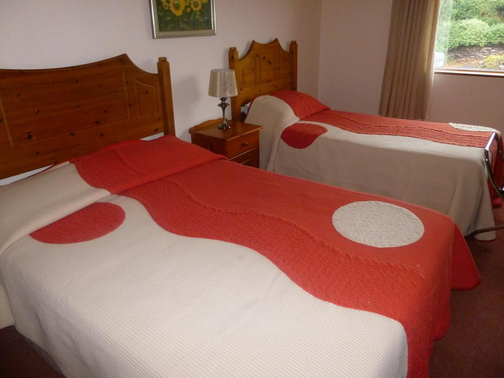 Clifford'S Ocean View B&B Waterville Room photo